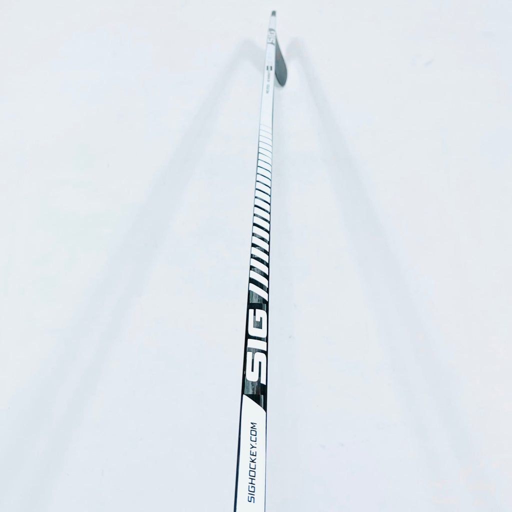 SIG PRO SERIES Hockey Stick (375 Grams)-RH-65 Flex (Sr Shaft)-P92-Grip-Hybrid Kick (Nexus/Jetspeed)